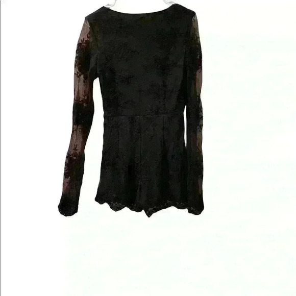 Pretty Little Thing Floral Lace Dress - Picture 2 of 3